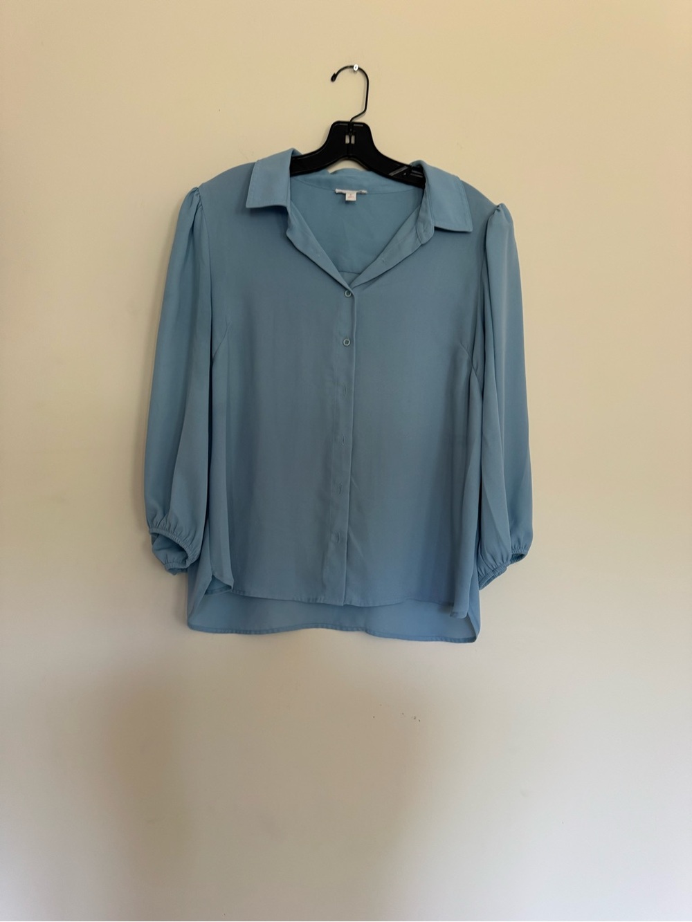Riley & Rae Light Blue Button-Front Puff Sleeve Blouse